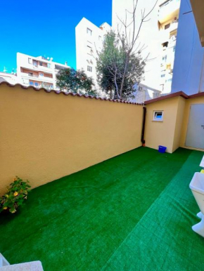 Chic Urban Retreat con Giardino Luminoso Cagliari